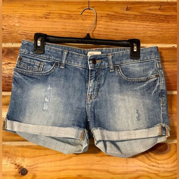 Gap Light Wash Distressed Cuffed Denim Short Shorts Size 6 - Picture 1 of 5